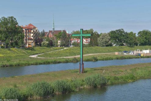 Krzyż koło Mostu Trzebnickiego we Wrocławiu
