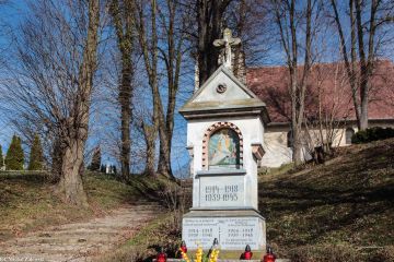 Pomnik wojenny w Leśnicy