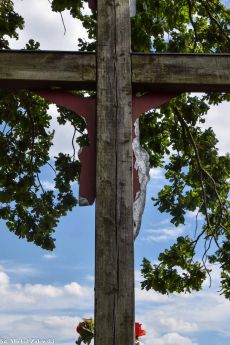 Blaszany Chrystus na krzyżu, Dębie