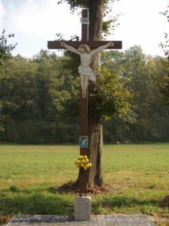 Drewniany krzyż z blaszanym Chrystusem, Kalinowice