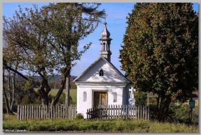 Kapliczka przydrożna w Nowinach Horynieckich