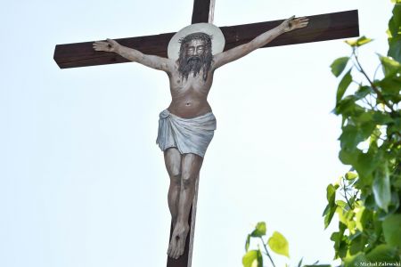 Krzyż z blaszanym Chrystusem przy ul. Wodzisławskiej w Rybniku