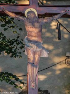 Krzyż przydrożny z Chrystusem z blachy, Jarnołtówek